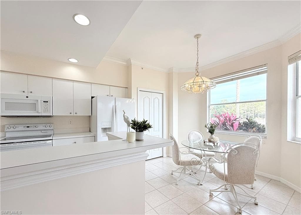 8555 Naples Heritage Dr 217, Naples, FL 34112-2