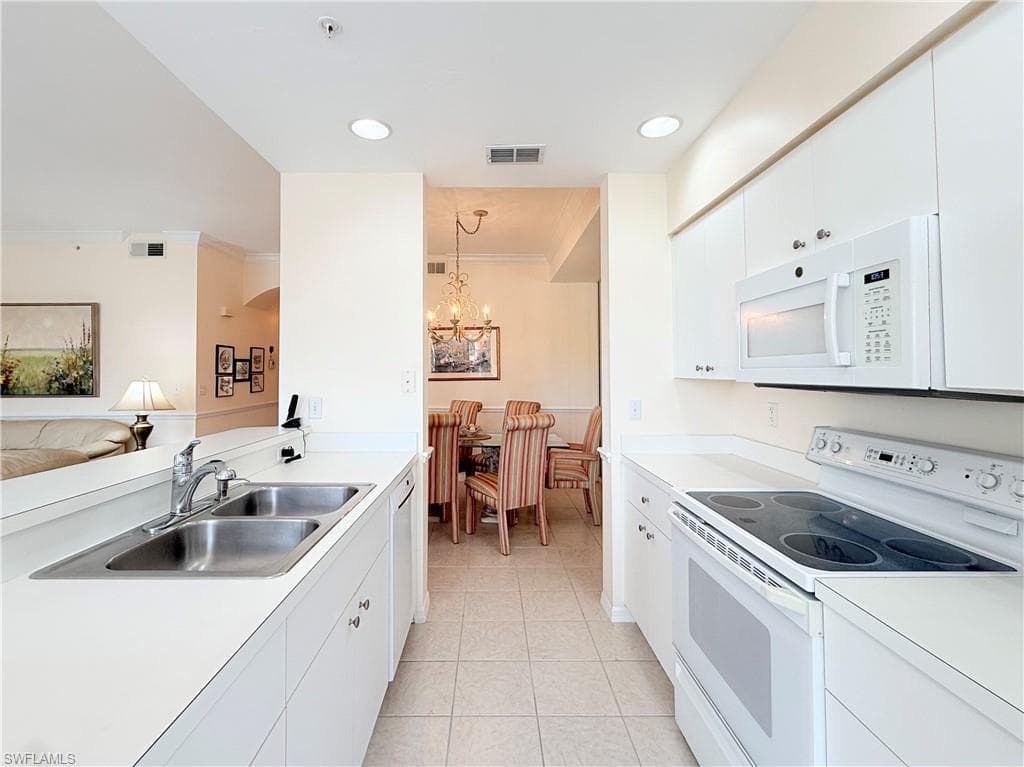 8555 Naples Heritage Dr 217, Naples, FL 34112-4