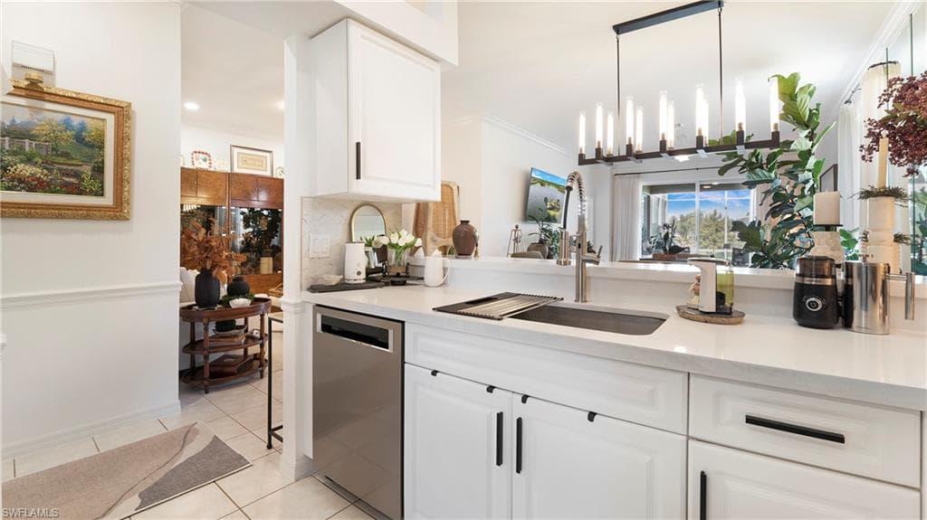 1685 Morning Sun Ln E24, Naples, FL 34119-8