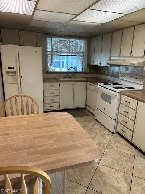 611 Charlemagne Blvd, Naples, FL 34112-3