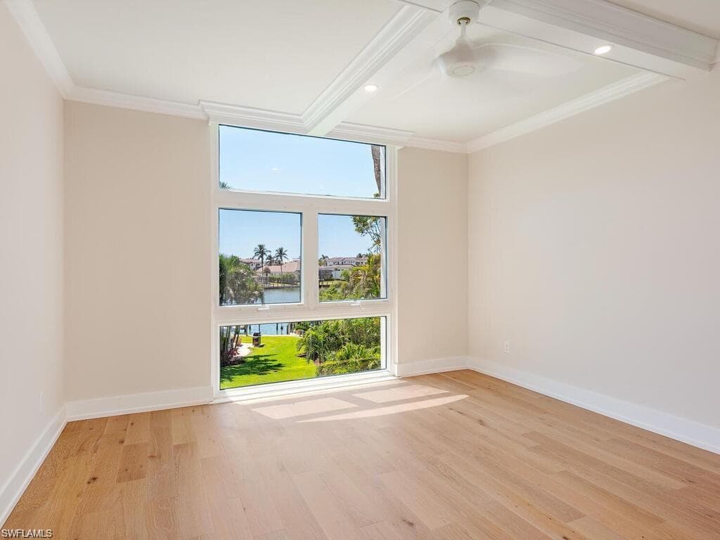 400 Park Shore Dr 304, Naples, FL 34103-8