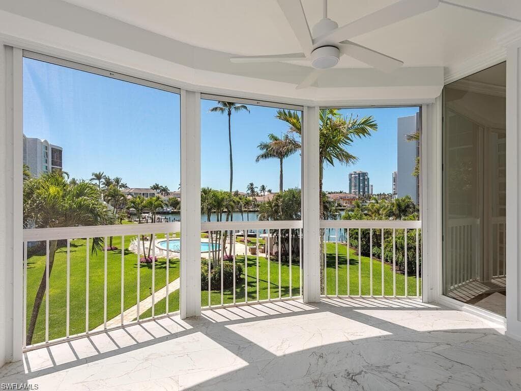 400 Park Shore Dr 304, Naples, FL 34103-13