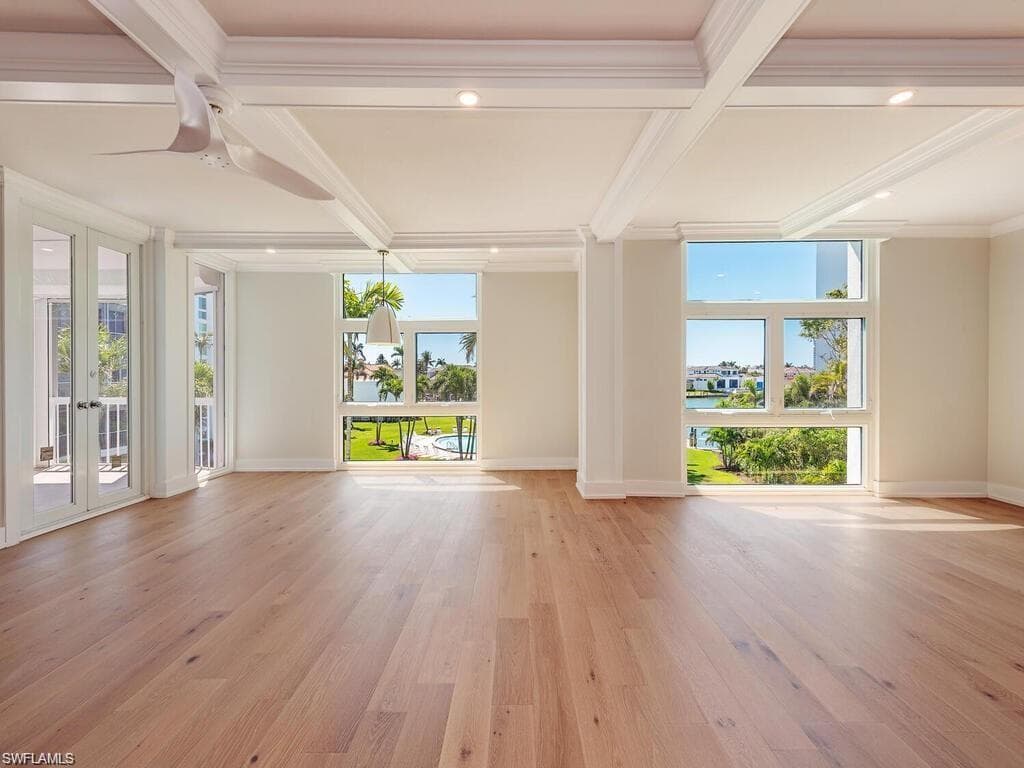 400 Park Shore Dr 304, Naples, FL 34103-4