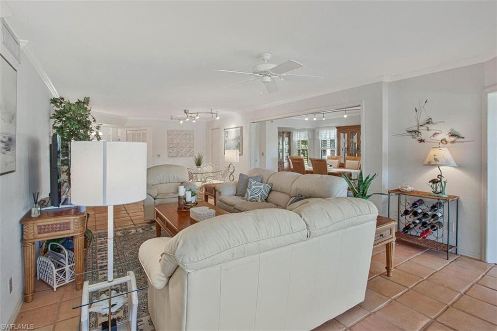 5880 Via Lugano 201, Naples, FL 34108-12