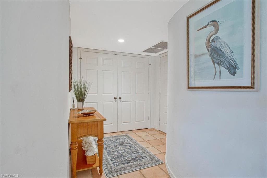 5880 Via Lugano 201, Naples, FL 34108-6