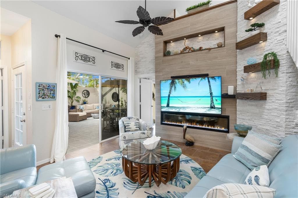 4112 Covey Run 2a, Naples, FL 34109-2