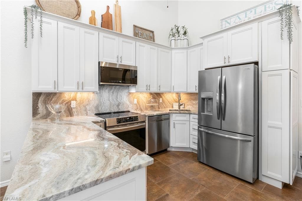 4112 Covey Run 2a, Naples, FL 34109-5