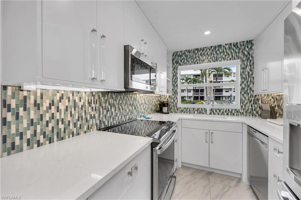 3000 Gulf Shore Blvd N 113, Naples, FL 34103-2