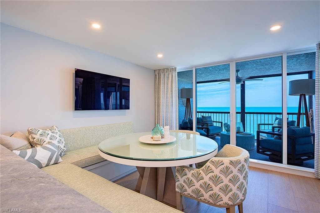 8473 Bay Colony Dr 2002, Naples, FL 34108-6