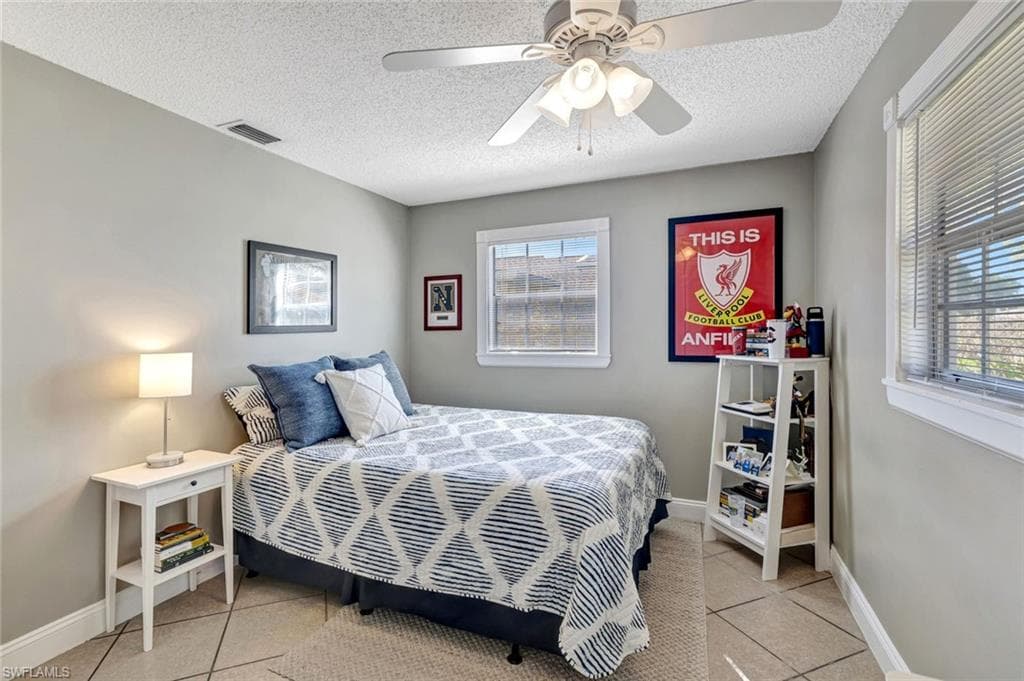 2840 14th St N, Naples, FL 34103-10