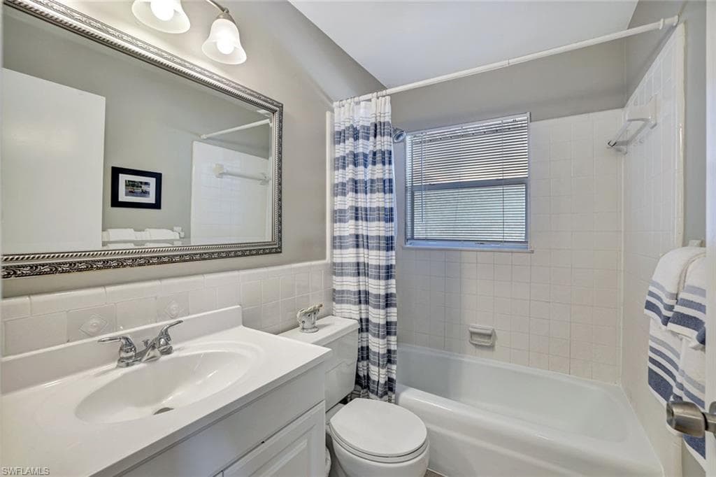 2840 14th St N, Naples, FL 34103-11