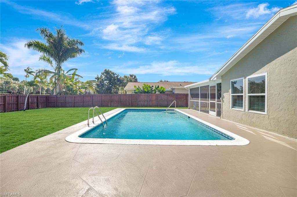 2840 14th St N, Naples, FL 34103-15