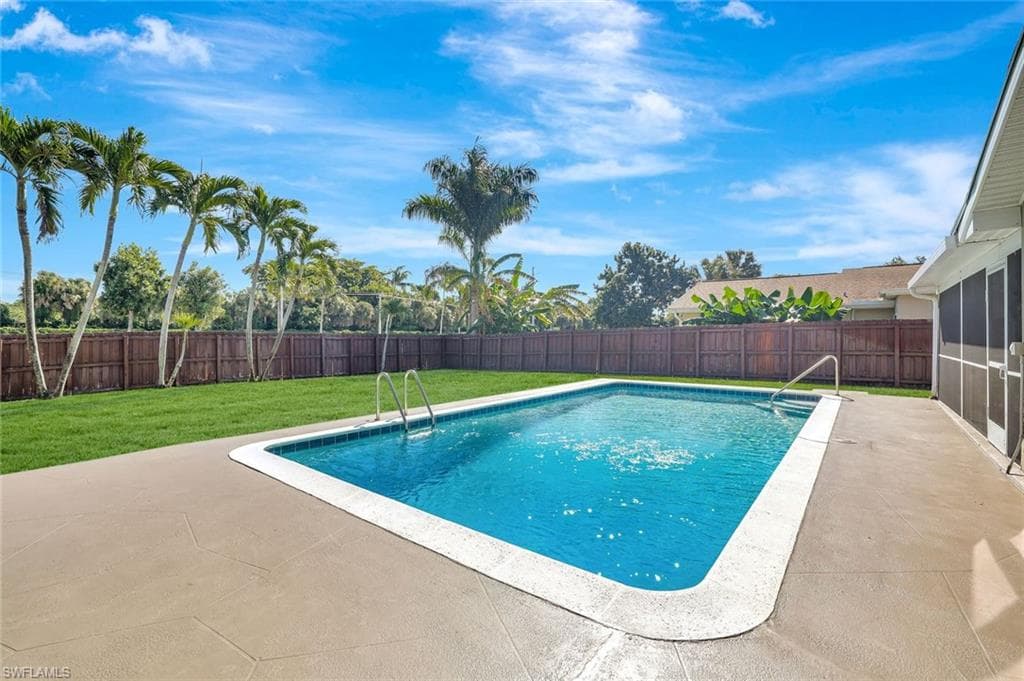 2840 14th St N, Naples, FL 34103-16