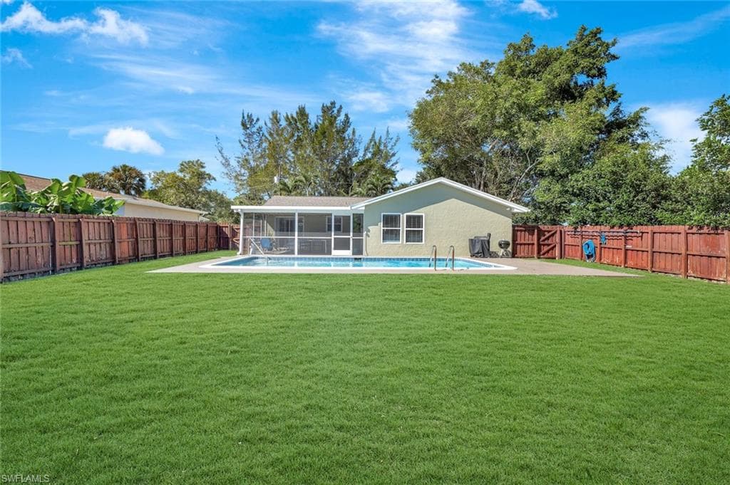 2840 14th St N, Naples, FL 34103-17