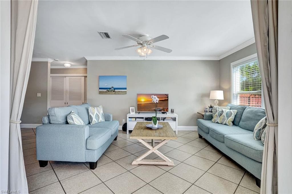 2840 14th St N, Naples, FL 34103-3