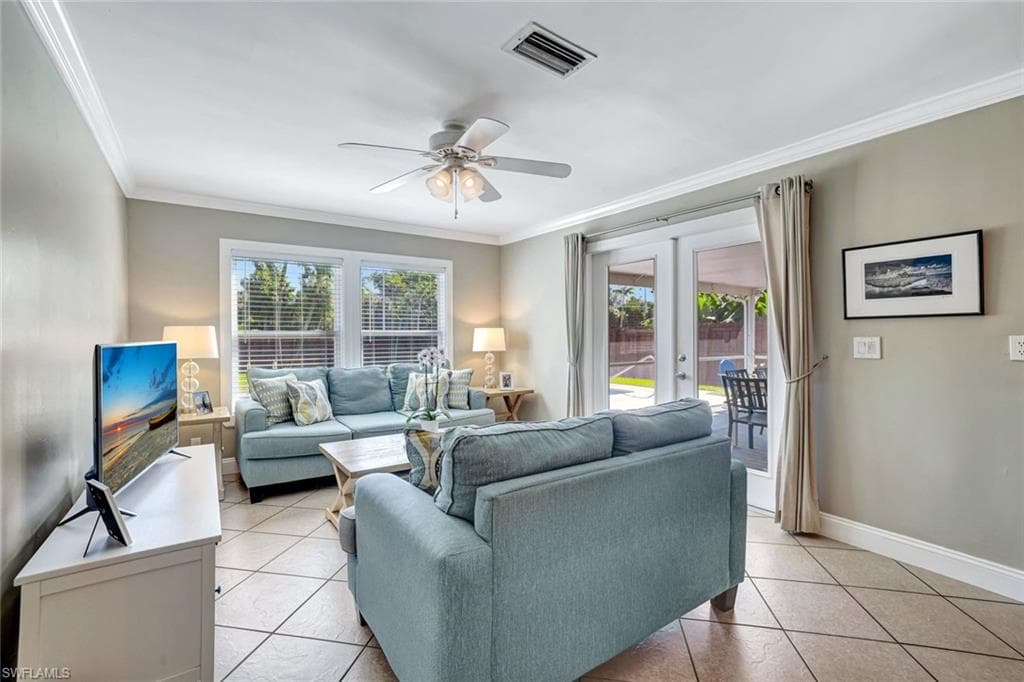 2840 14th St N, Naples, FL 34103-4