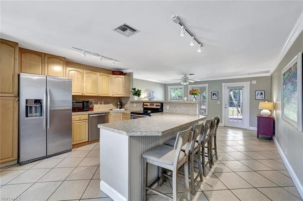 2840 14th St N, Naples, FL 34103-5