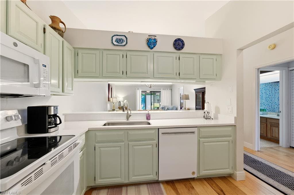 2060 Pine Isle Ln 2060, Naples, FL 34112-1