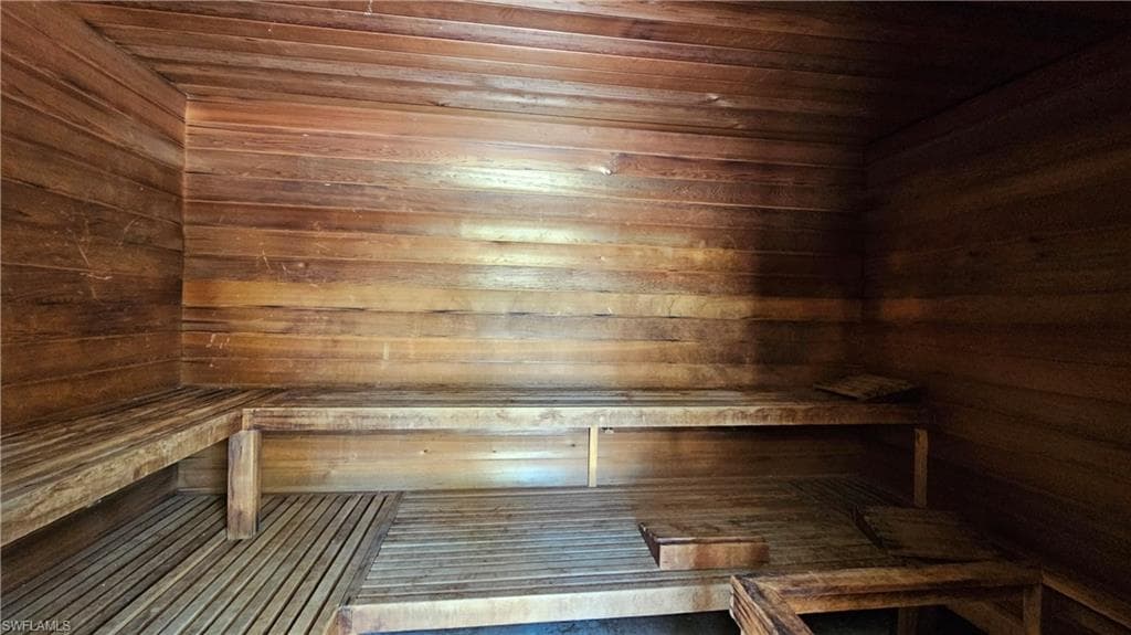 2060 Pine Isle Ln 2060, Naples, FL 34112-40