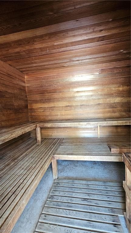 2060 Pine Isle Ln 2060, Naples, FL 34112-41