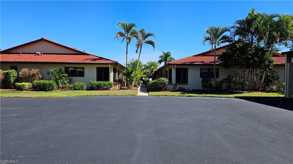 2060 Pine Isle Ln 2060, Naples, FL 34112-5