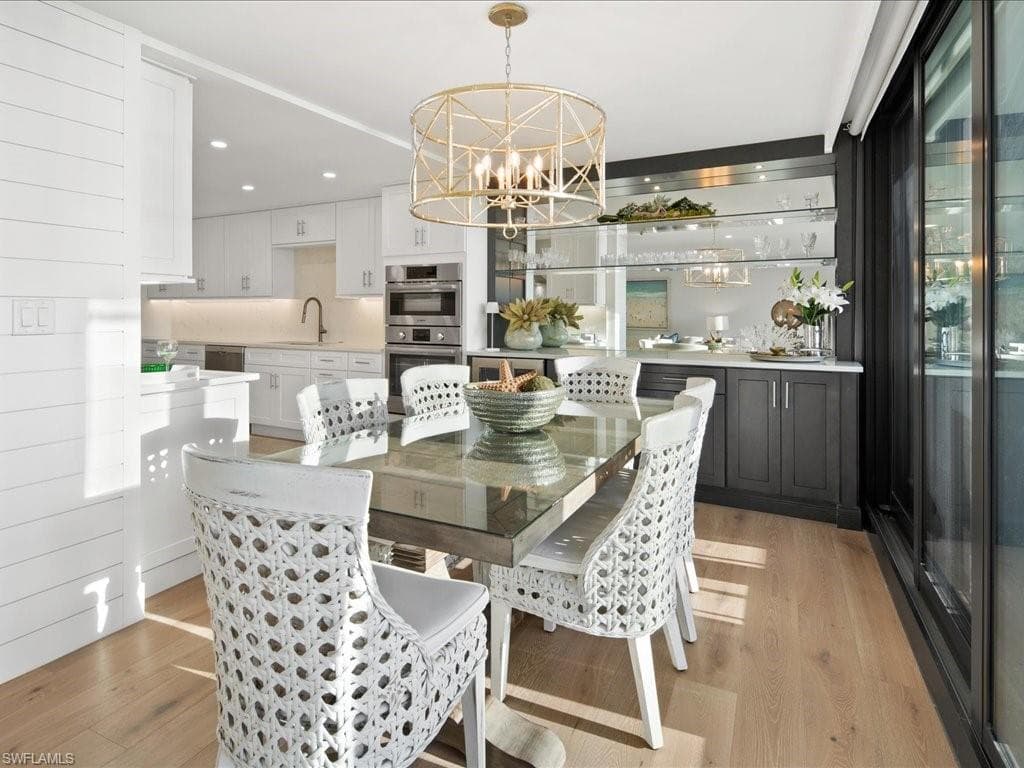 2386 Gulf Shore Blvd N 104, Naples, FL 34103-8