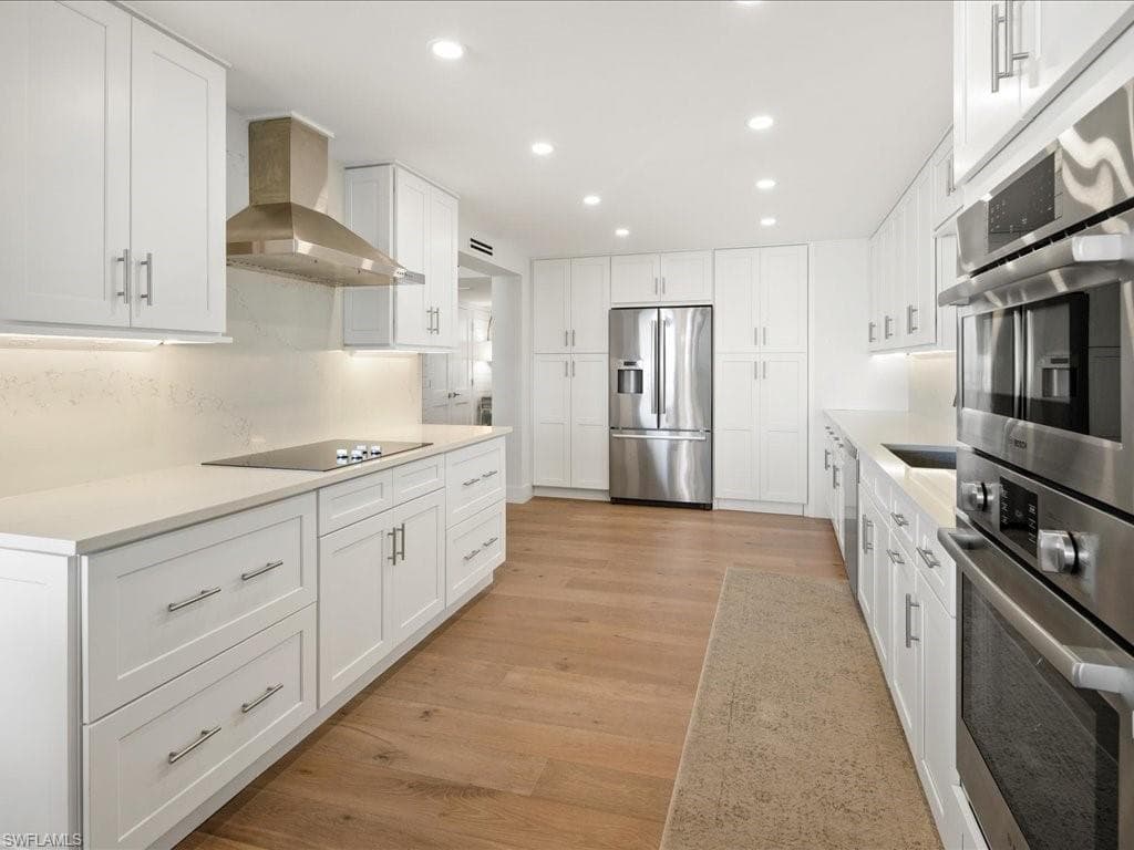 2386 Gulf Shore Blvd N 104, Naples, FL 34103-11