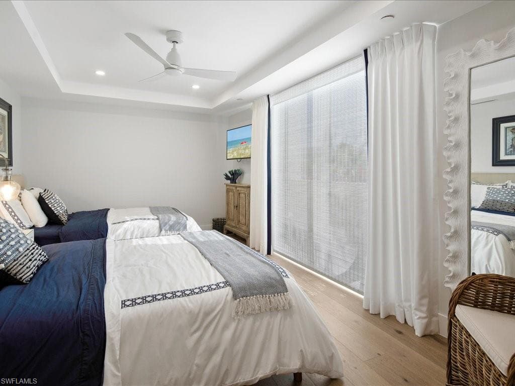 2386 Gulf Shore Blvd N 104, Naples, FL 34103-16