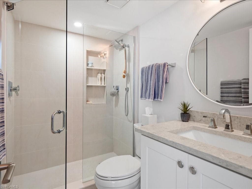 2386 Gulf Shore Blvd N 104, Naples, FL 34103-17