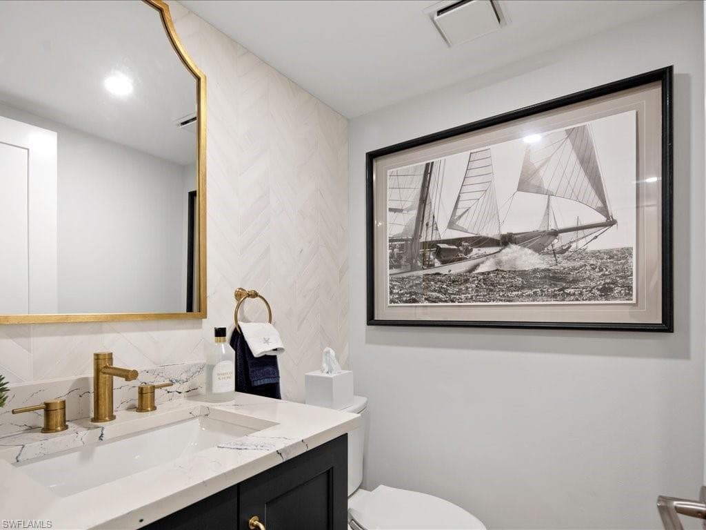 2386 Gulf Shore Blvd N 104, Naples, FL 34103-18