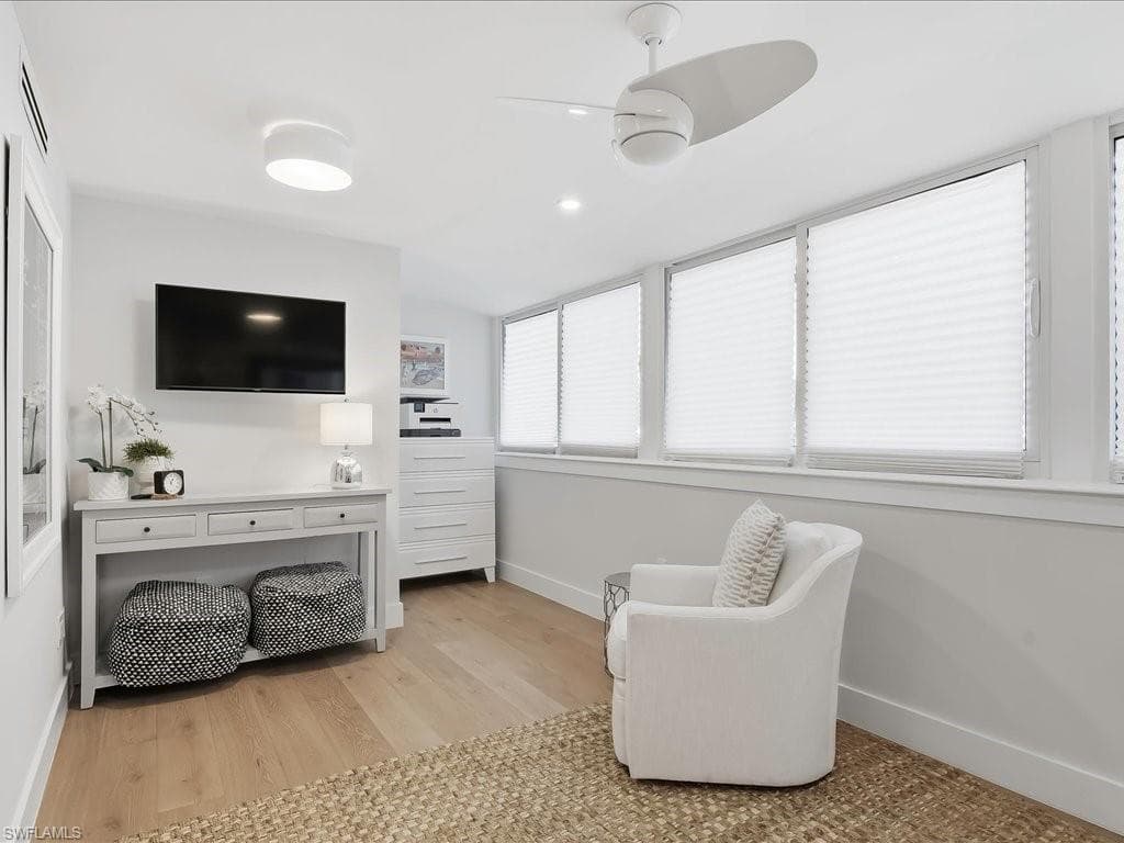 2386 Gulf Shore Blvd N 104, Naples, FL 34103-21