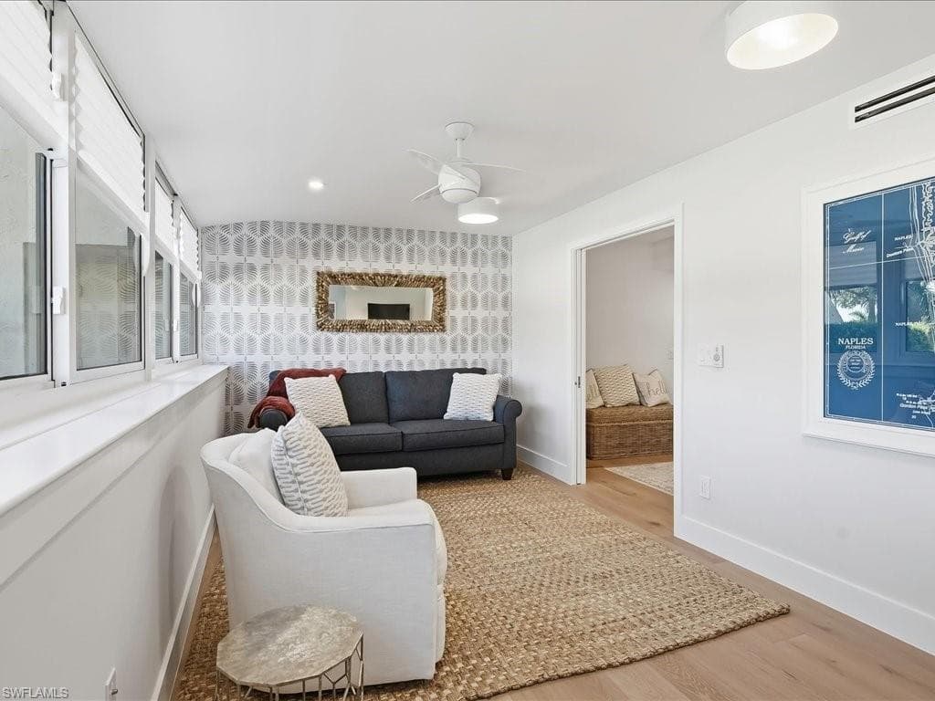 2386 Gulf Shore Blvd N 104, Naples, FL 34103-22