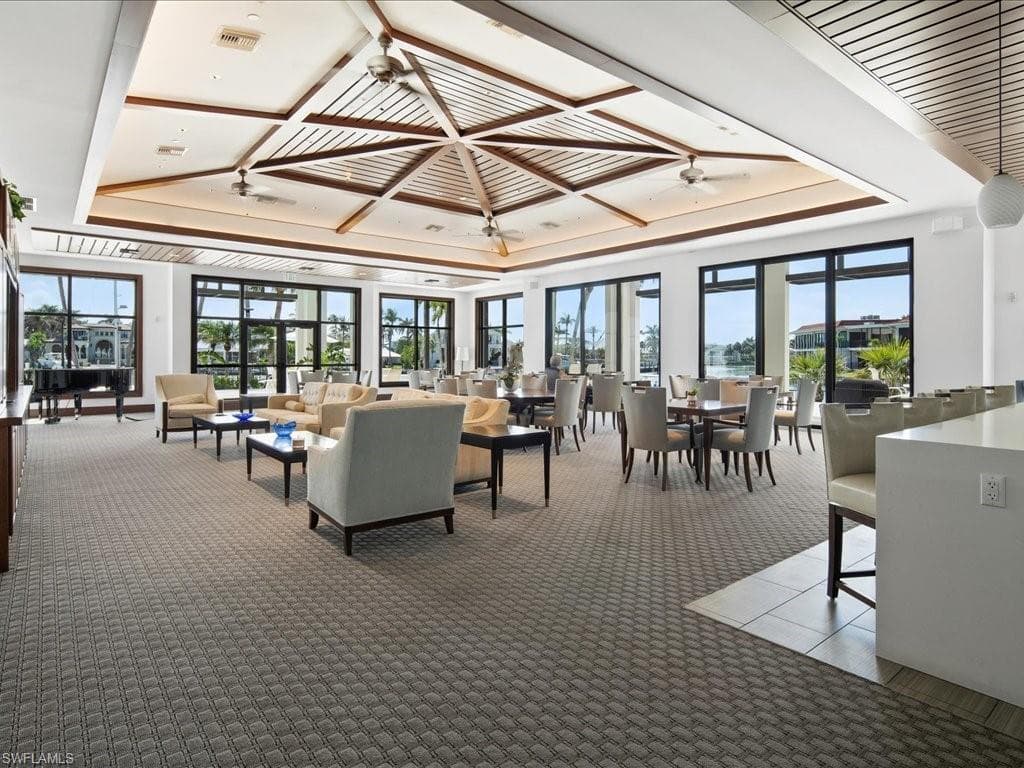 2386 Gulf Shore Blvd N 104, Naples, FL 34103-33