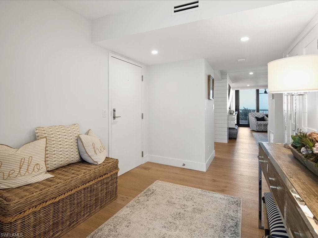 2386 Gulf Shore Blvd N 104, Naples, FL 34103-3