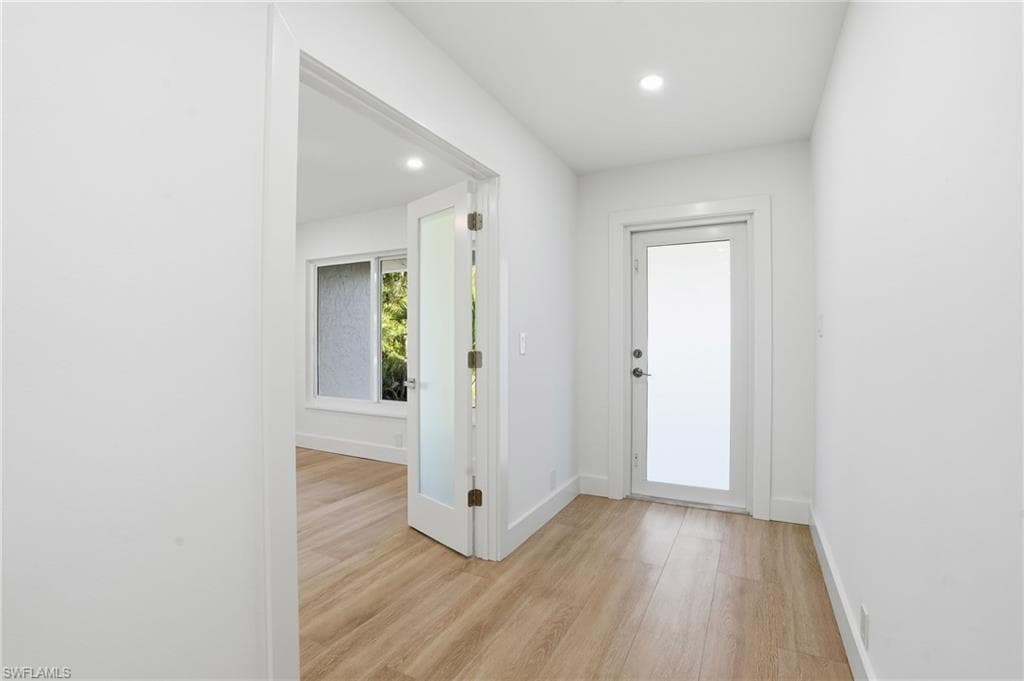 814 101st Ave N, Naples, FL 34108-8