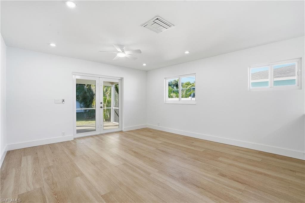 814 101st Ave N, Naples, FL 34108-9