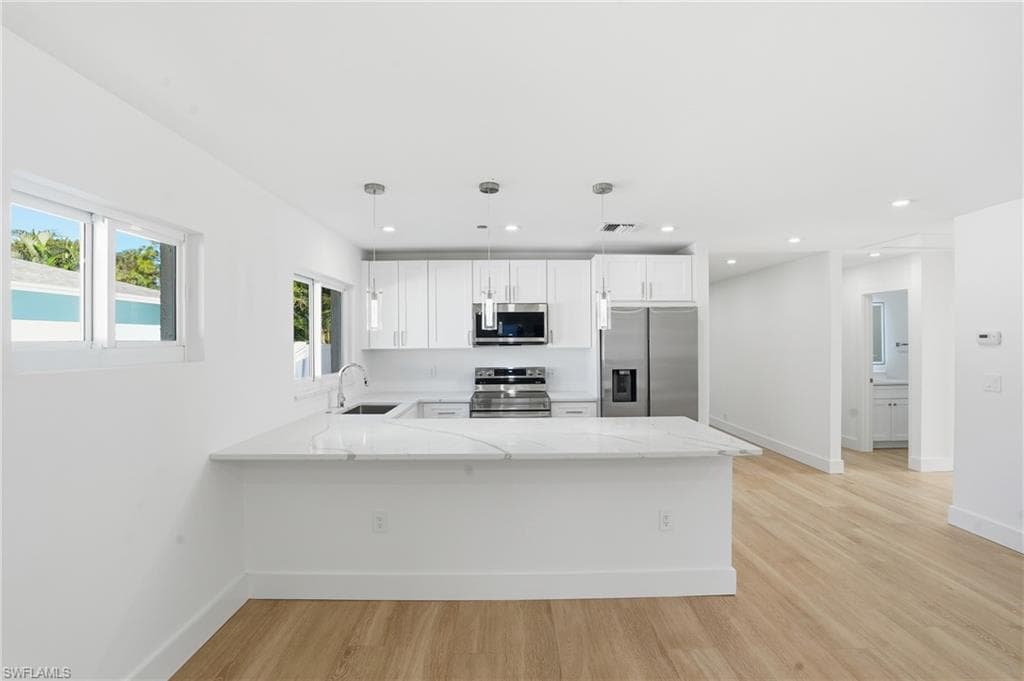 814 101st Ave N, Naples, FL 34108-13