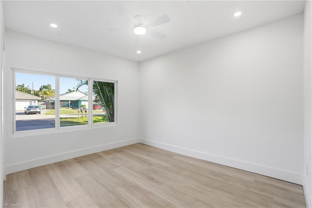 814 101st Ave N, Naples, FL 34108-26