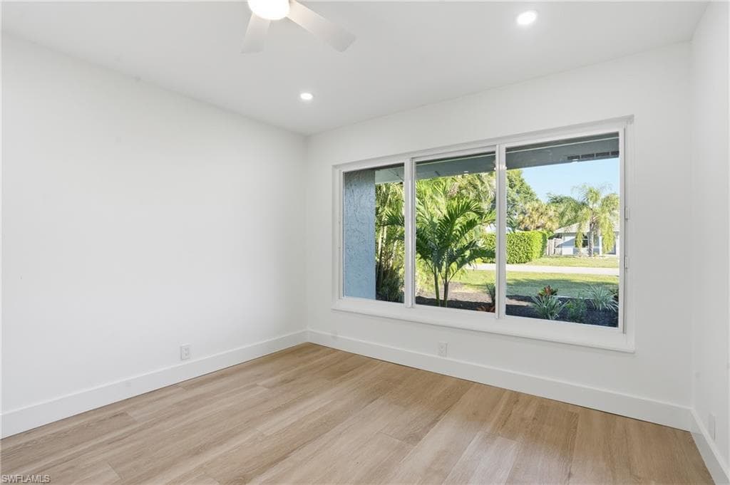 814 101st Ave N, Naples, FL 34108-27