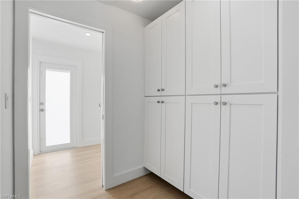 814 101st Ave N, Naples, FL 34108-32