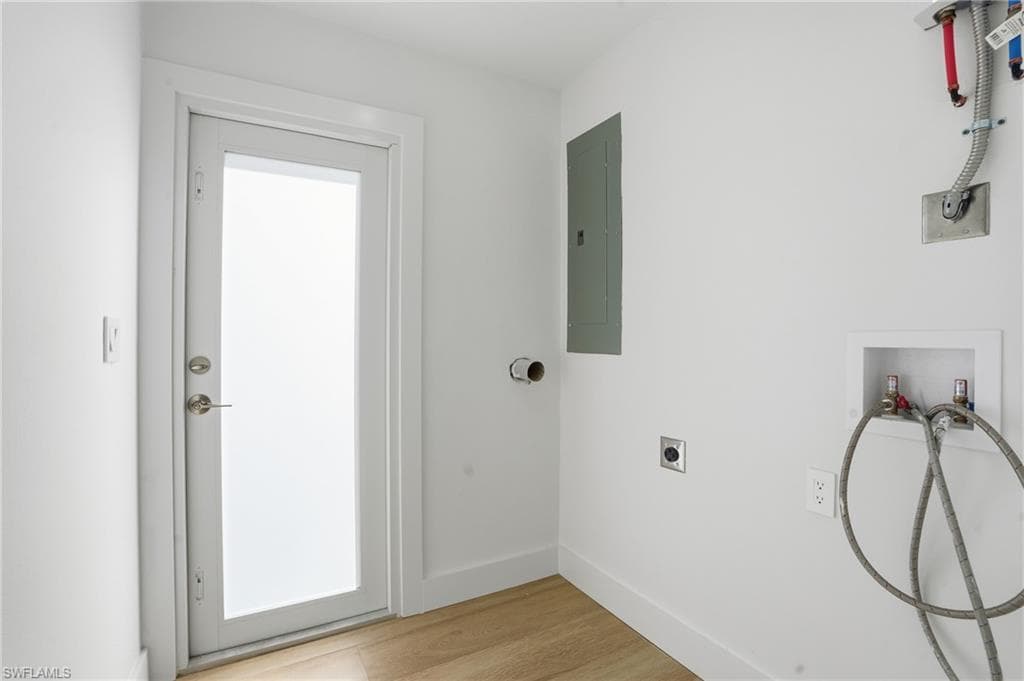 814 101st Ave N, Naples, FL 34108-33