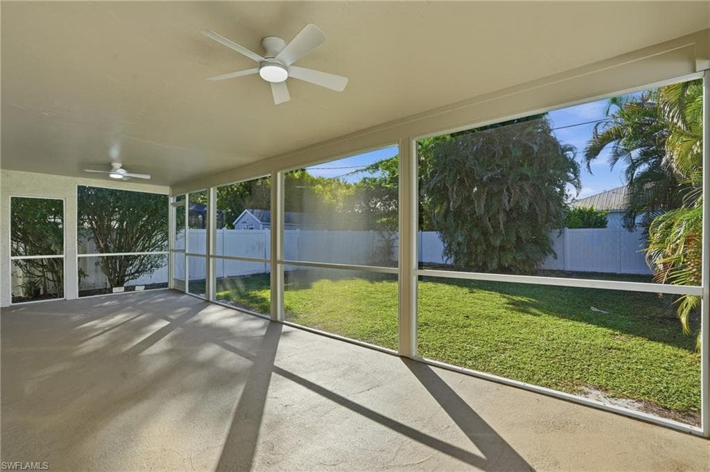 814 101st Ave N, Naples, FL 34108-36