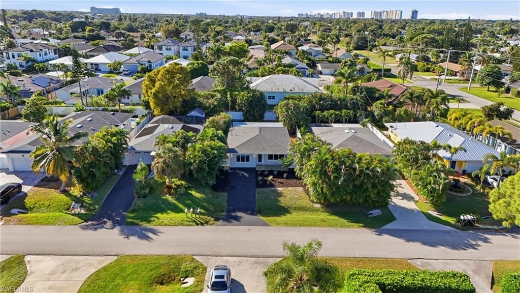 814 101st Ave N, Naples, FL 34108-46