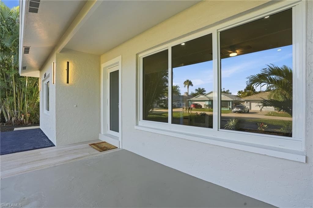 814 101st Ave N, Naples, FL 34108-6