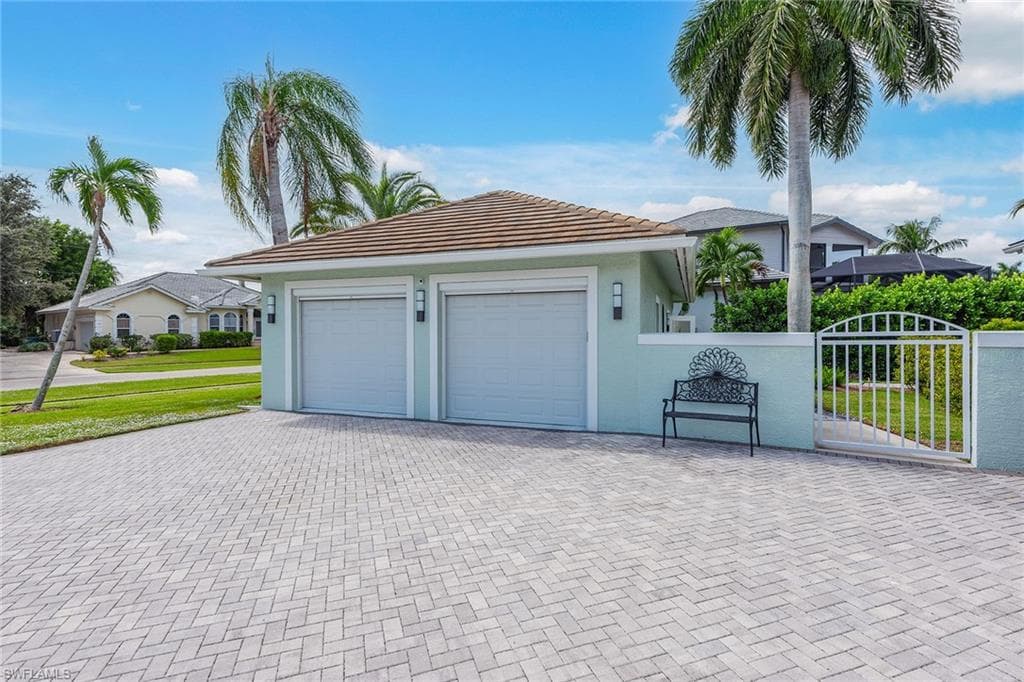 200 Barfield Dr, Marco Island, FL 34145-35
