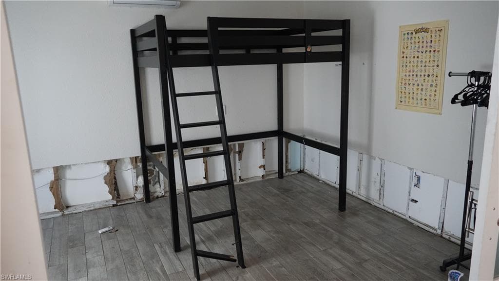 123 Standish Cir, North Fort Myers, FL 33903-9