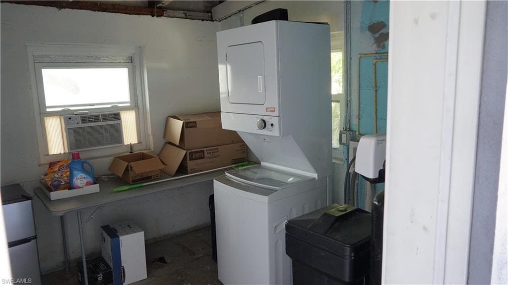 123 Standish Cir, North Fort Myers, FL 33903-17