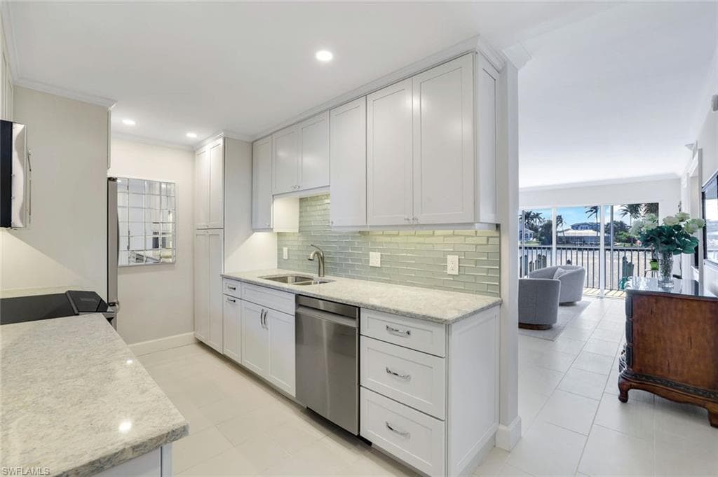 300 Park Shore Dr 1e, Naples, Fl 34103-13