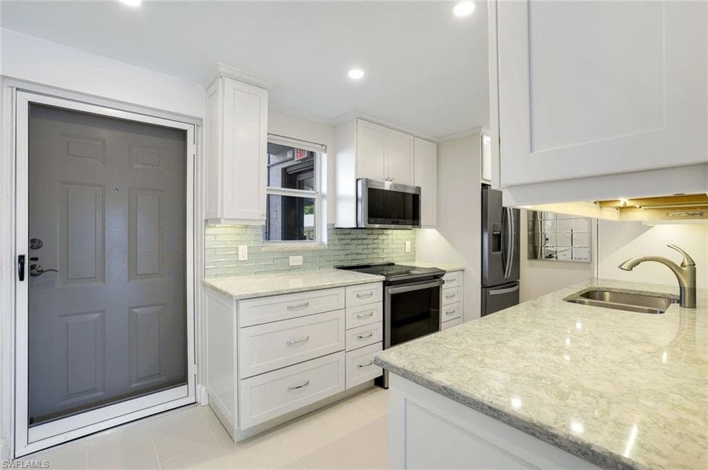 300 Park Shore Dr 1e, Naples, Fl 34103-15