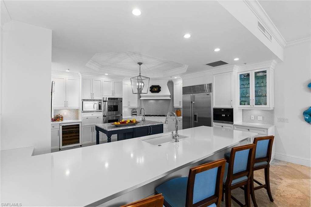 940 Cape Marco Dr 2006, Marco Island, FL 34145-23